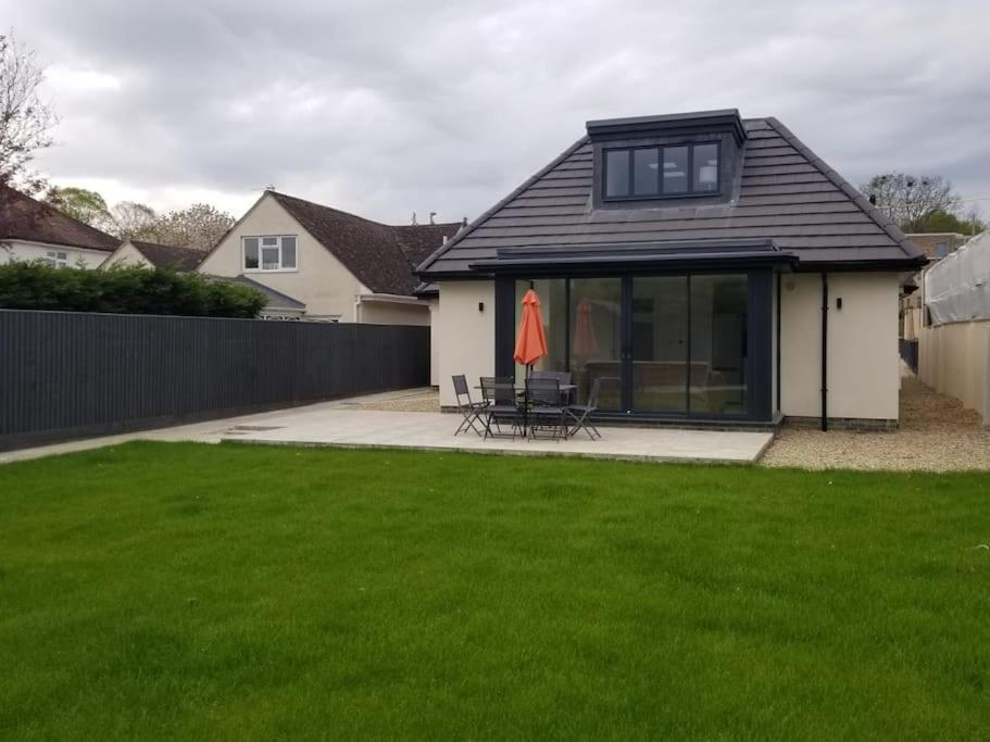 Evergreen Lodge - Two Bed Lux Flat - Parking, Garden, Patio, Wifi, Netflix - Close To Blenheim Palace & Oxford - F3 Kidlington Eksteriør billede