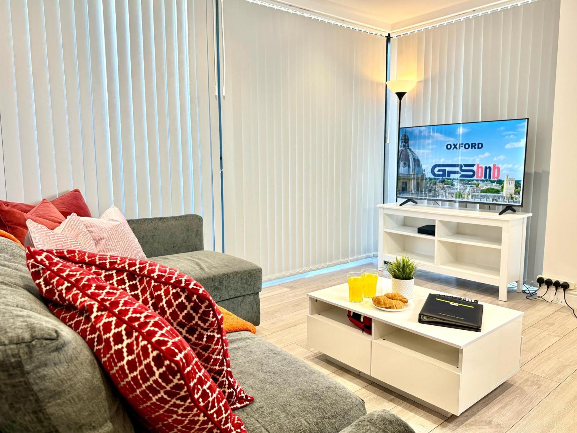 Evergreen Lodge - Two Bed Lux Flat - Parking, Garden, Patio, Wifi, Netflix - Close To Blenheim Palace & Oxford - F3 Kidlington Eksteriør billede