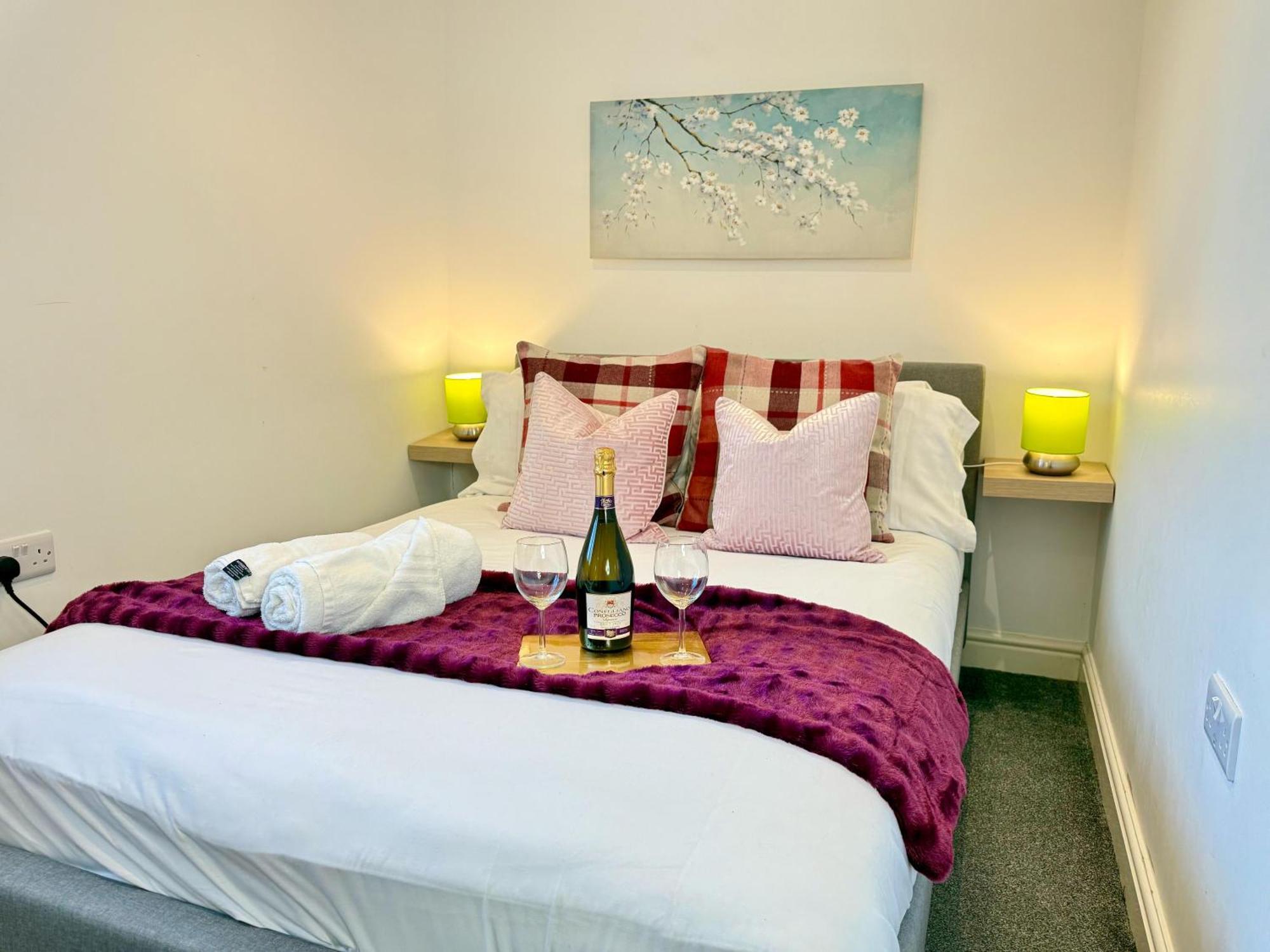 Evergreen Lodge - Two Bed Lux Flat - Parking, Garden, Patio, Wifi, Netflix - Close To Blenheim Palace & Oxford - F3 Kidlington Eksteriør billede