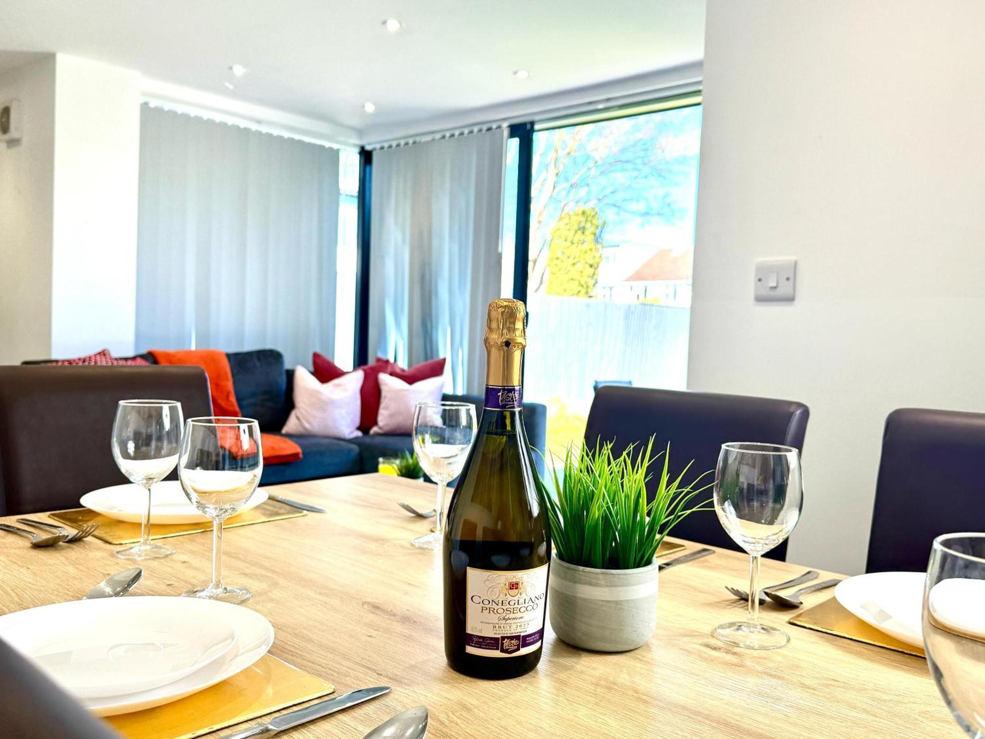 Evergreen Lodge - Two Bed Lux Flat - Parking, Garden, Patio, Wifi, Netflix - Close To Blenheim Palace & Oxford - F3 Kidlington Eksteriør billede